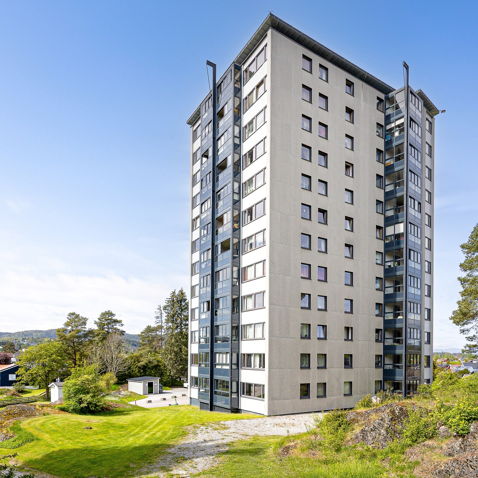 Leiligheten ligger i 7 etasje. Adkomst med heis Galleribilde