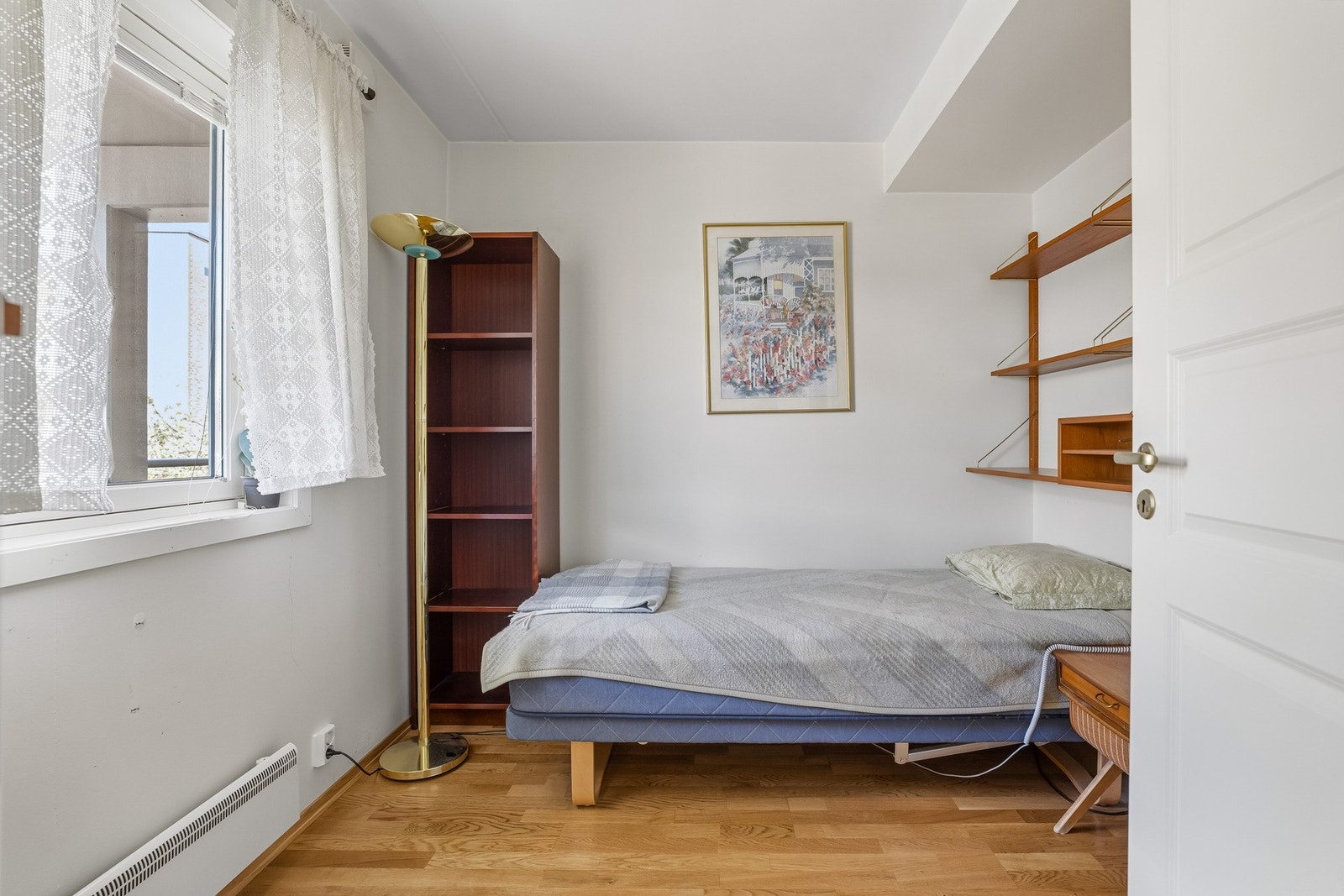Leiligheten har to gode soverom med plass til seng og garderobeløsninger. Galleribilde