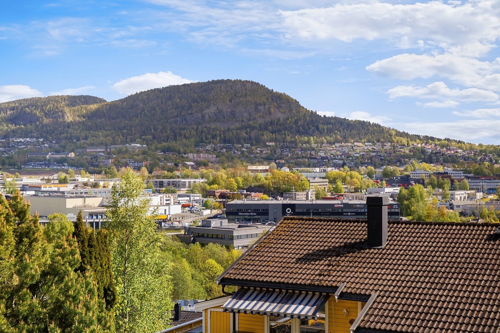 Kirkerudbakken skianlegg ligger kun et steinkast unna, med muligheter for ski inn og ski ut. Galleribilde