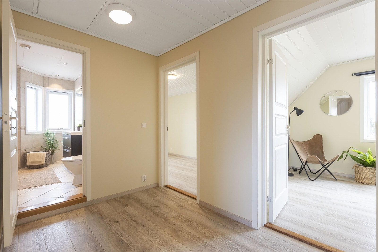 Gang i 2. etasje. Her er det 3 soverom samt hovedbad. Galleribilde