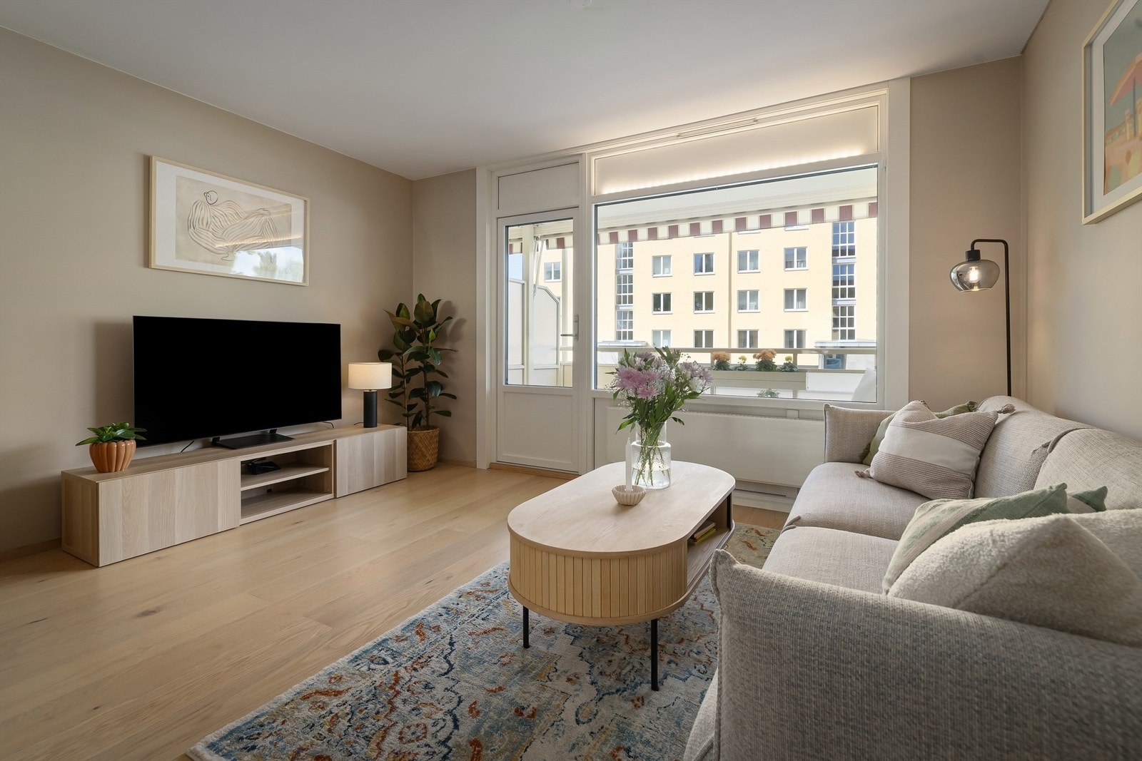 Vinduer med 3-lags energiglass, produsert 2025 Galleribilde