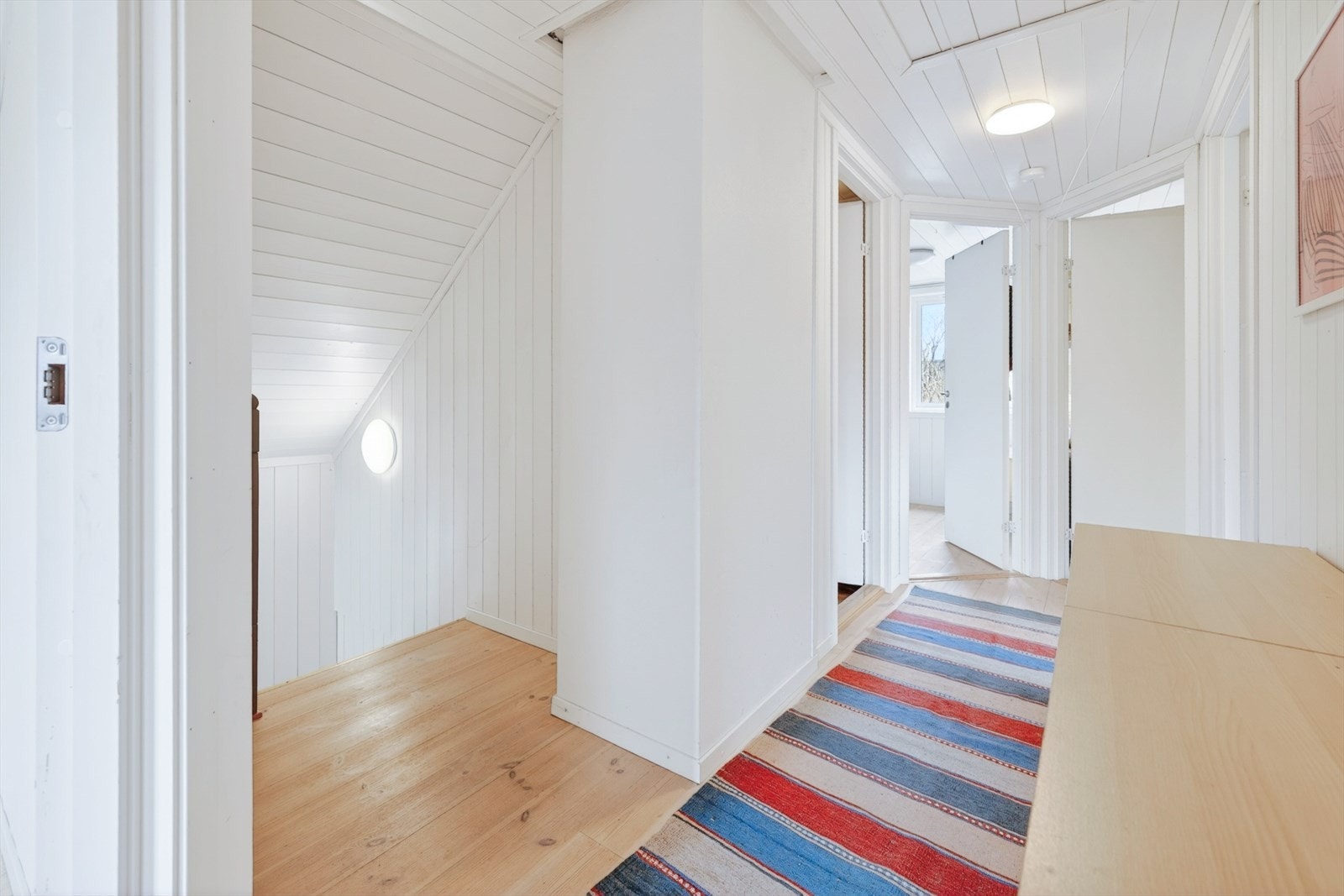 Trapperom 2.etg - Praktisk planløsning med 5 mulige soverom Galleribilde