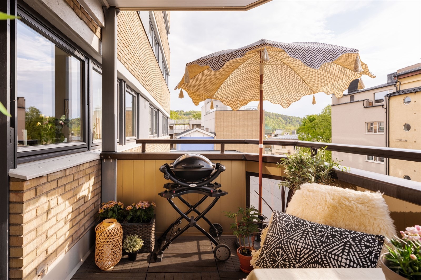 Det er lov med både elektrisk- og gassgrill. Galleribilde