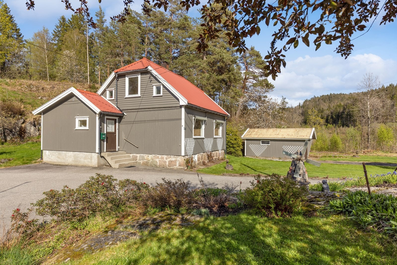 Boligen er opprinnelig fra 1934 og ble utvidet på 70-tallet. Galleribilde