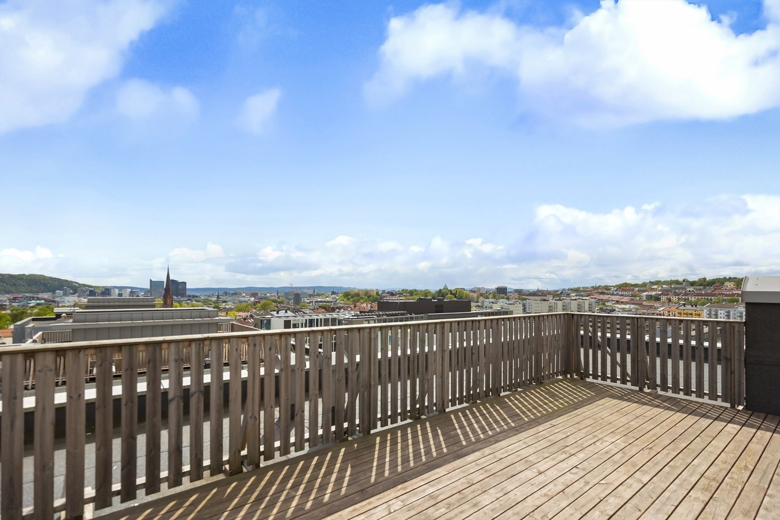 Felles takterrasse med supre sol- og utsiktsforhold. Galleribilde
