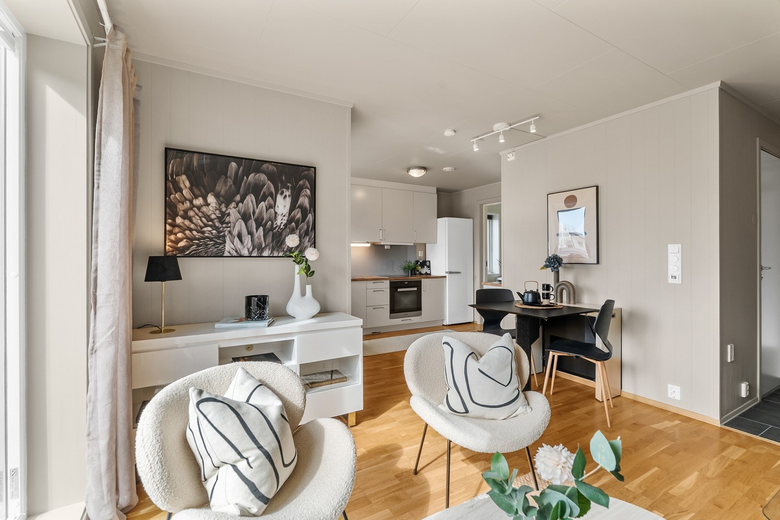 Leiligheten har en arealeffektiv planløsning som utnytter plassen godt. Galleribilde
