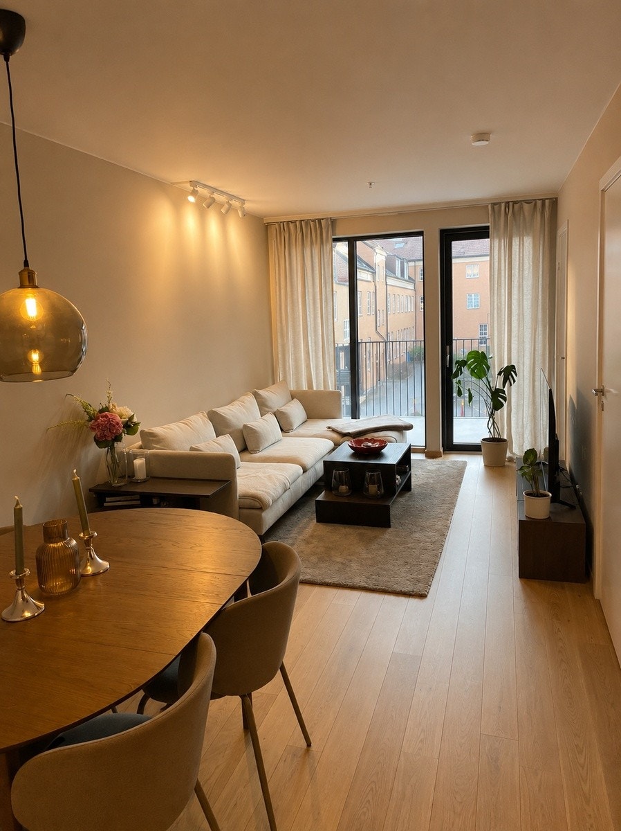Spisebord med innleggsplater! Galleribilde