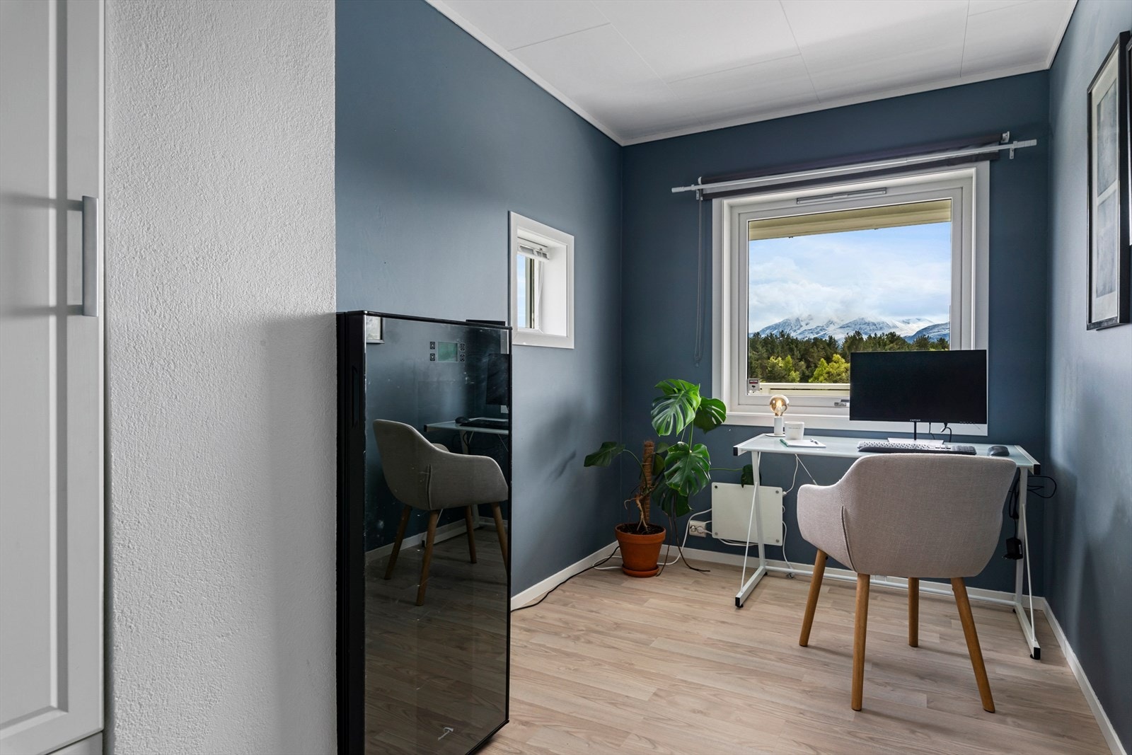 Kontor/gjesterom mot sør. Galleribilde