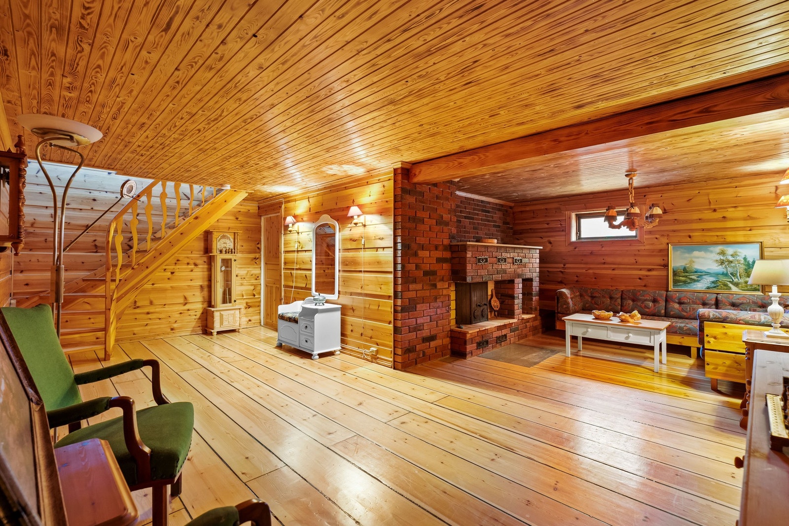 Kjellerstue med gode bruksmuligheter og fleksibel planløsning. Galleribilde
