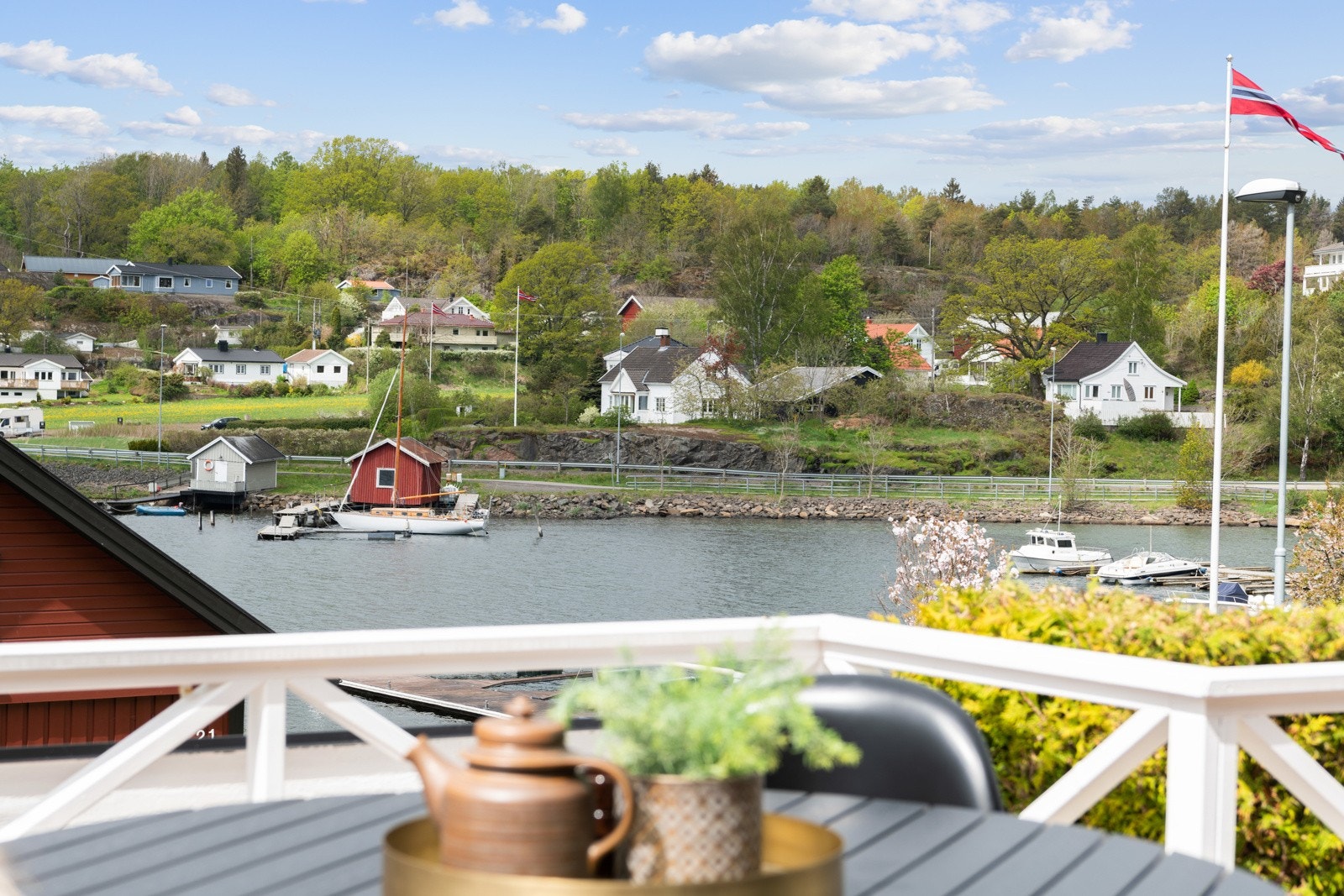 Fantastisk utsikt til sjøen Galleribilde
