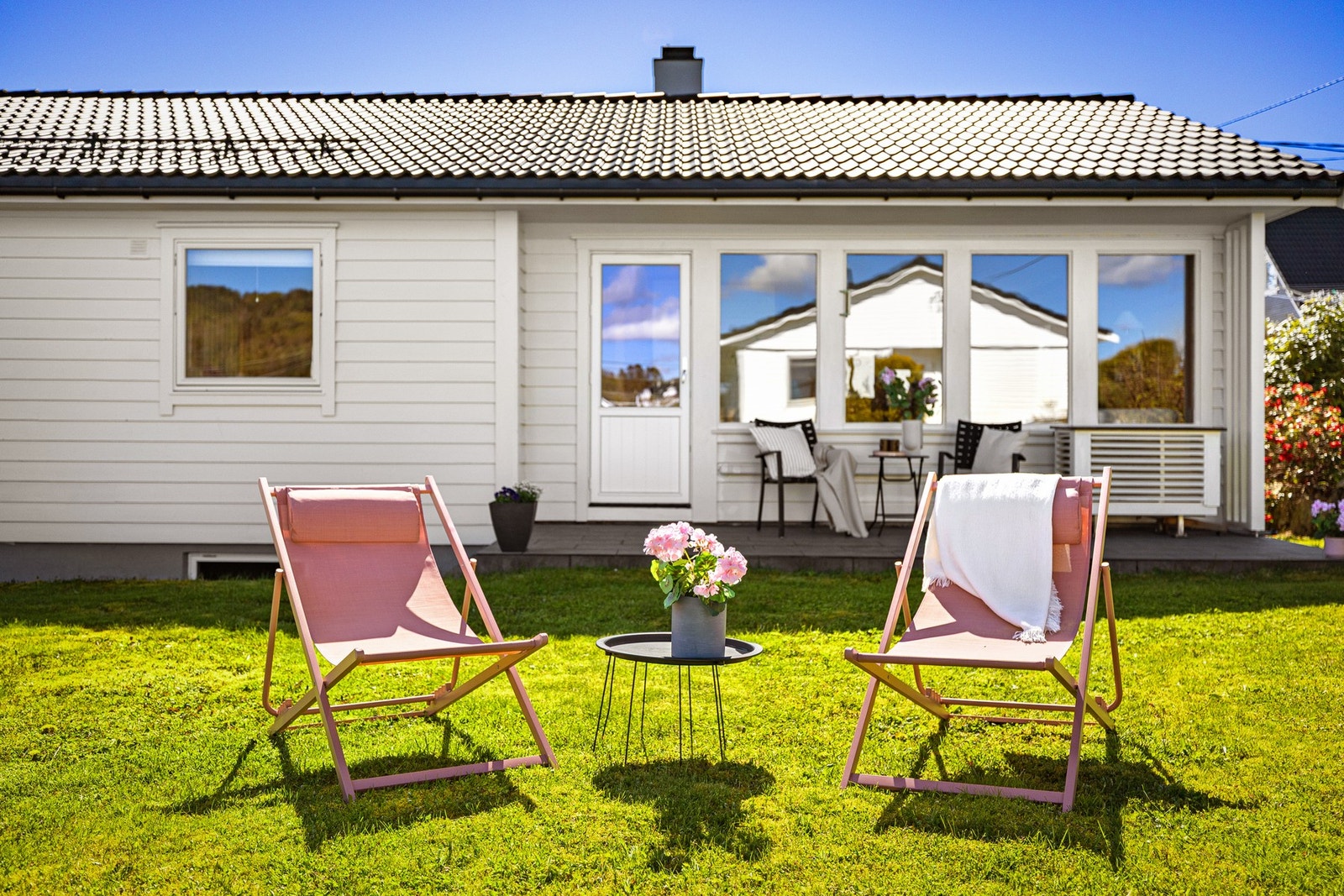 Herlig hage for lek og avslapping. Galleribilde