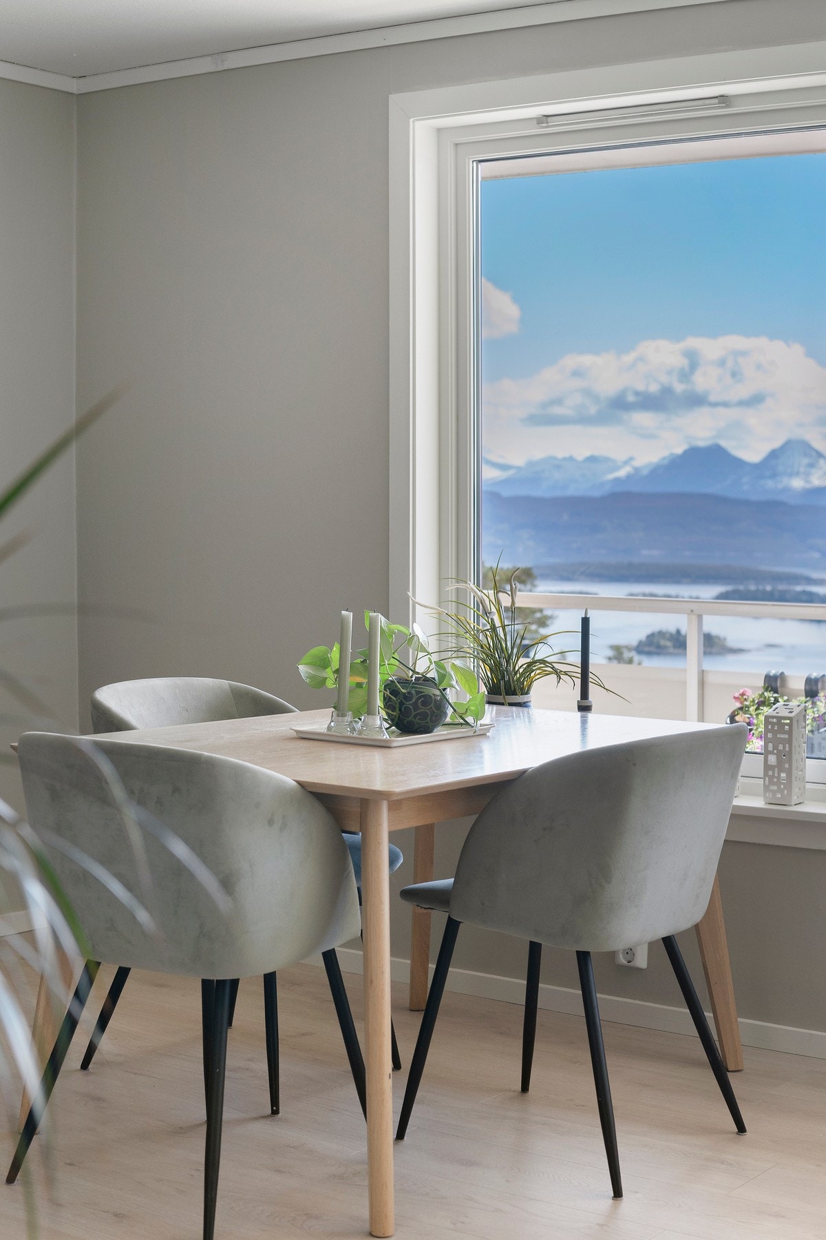 Fra spisestuen er det nydelig utsikt. Galleribilde