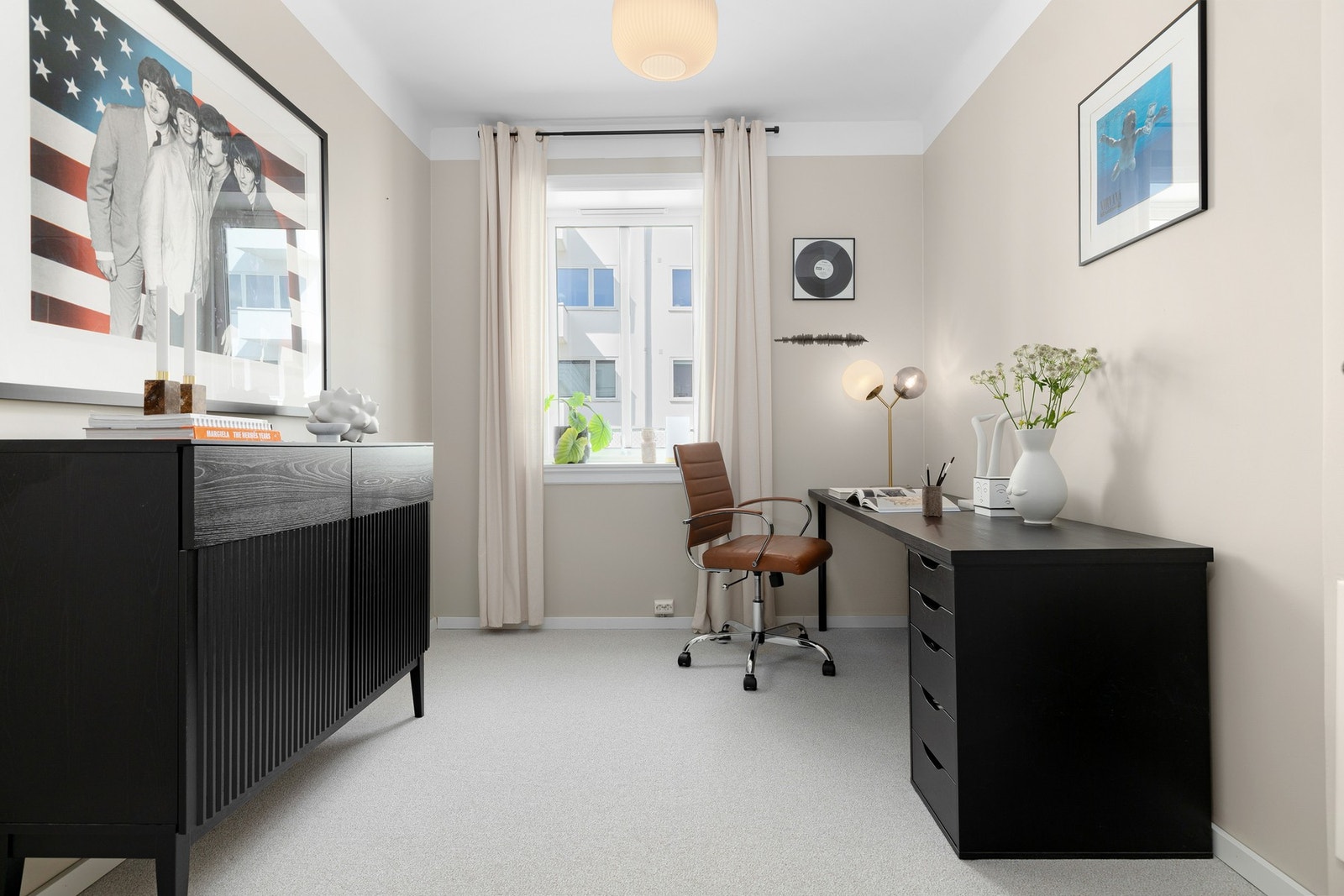 Soverom 3 er i dag innredet som et kontor, men det er også plass til dobbeltseng om ønskelig. Galleribilde