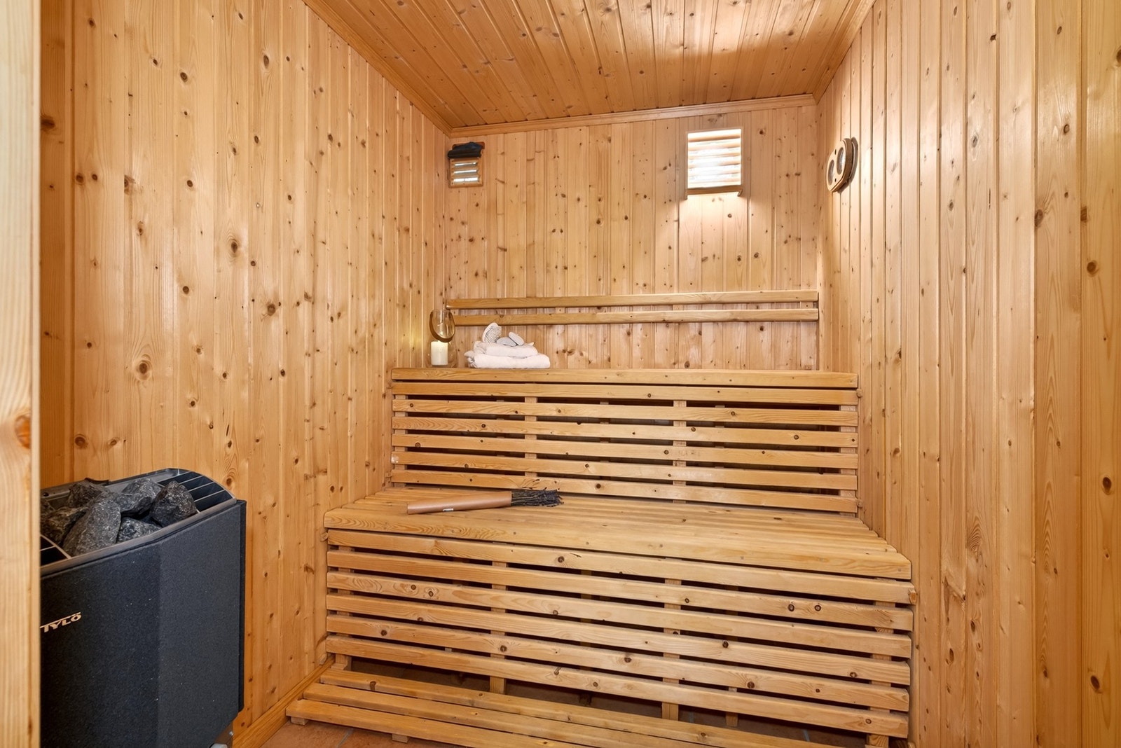 Badstue i kjeller. Galleribilde