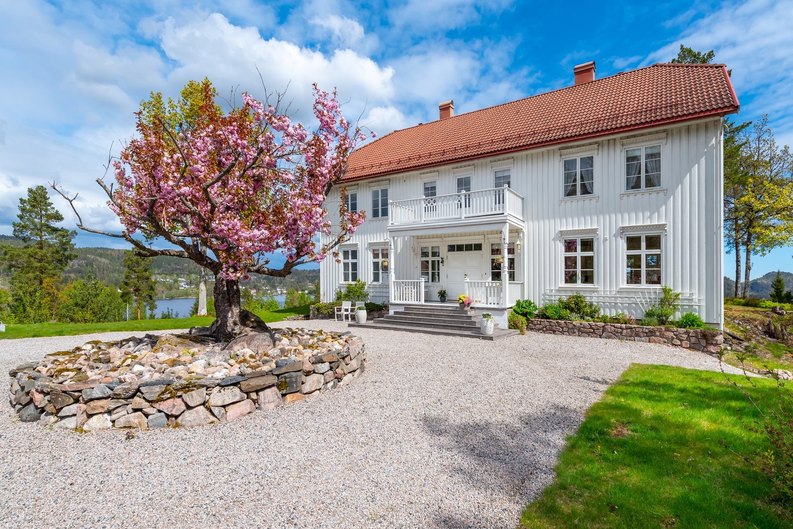 En herskapelig og praktfull eiendom i naturskjønne omgivelser. Galleribilde