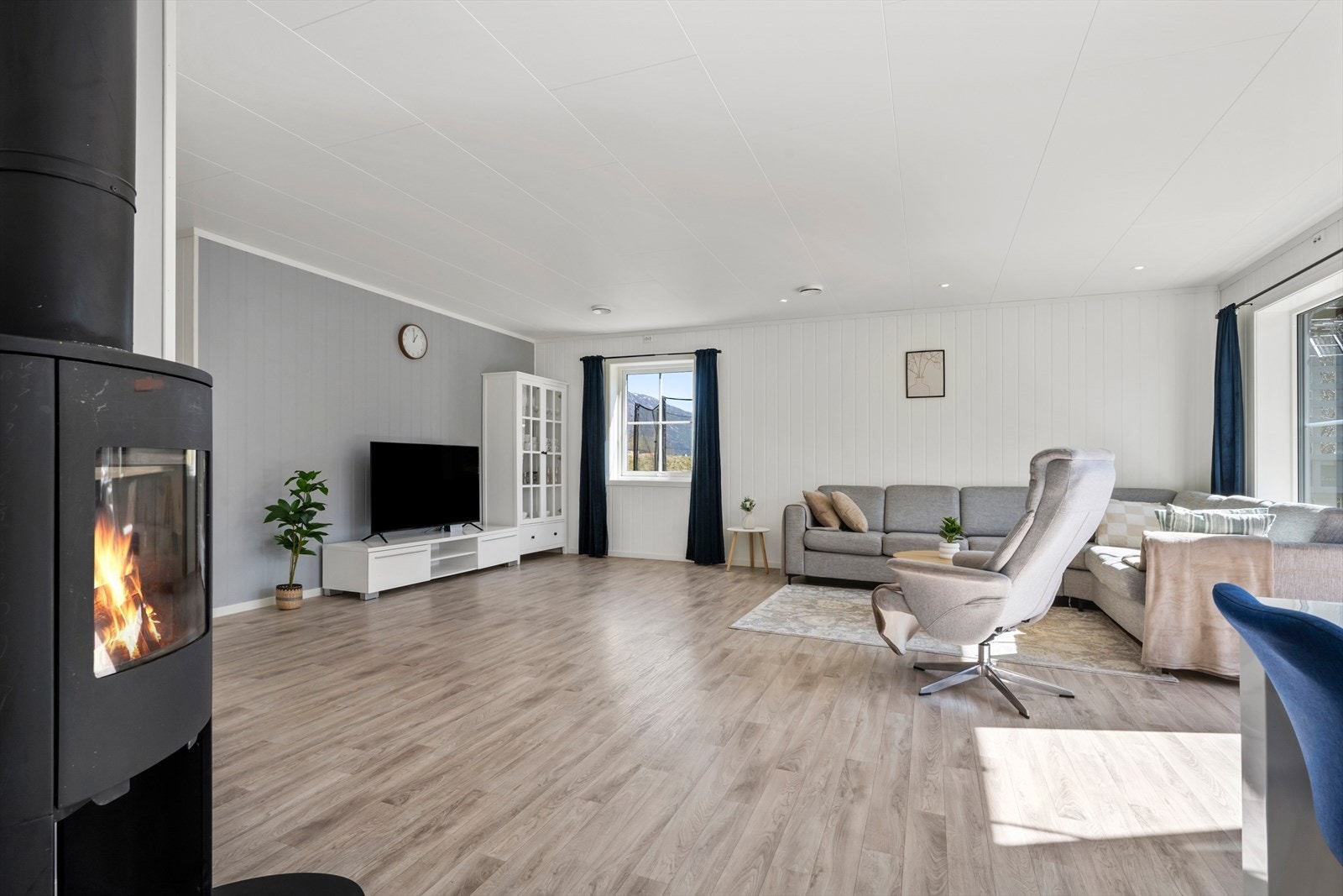 Romslig stue.
Opprinnelig plantegning viser at det er mulighet for å bygge ytterligere et soverom i en del av stuen. Galleribilde