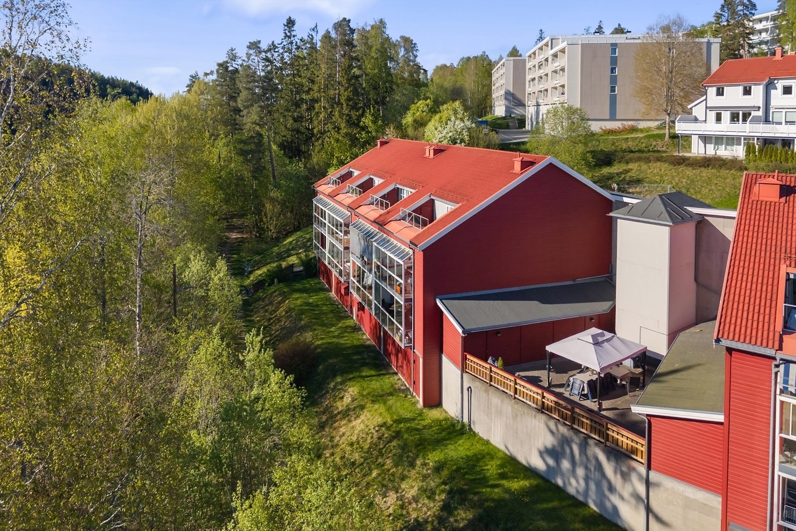 Det er felles grillplass på området Galleribilde