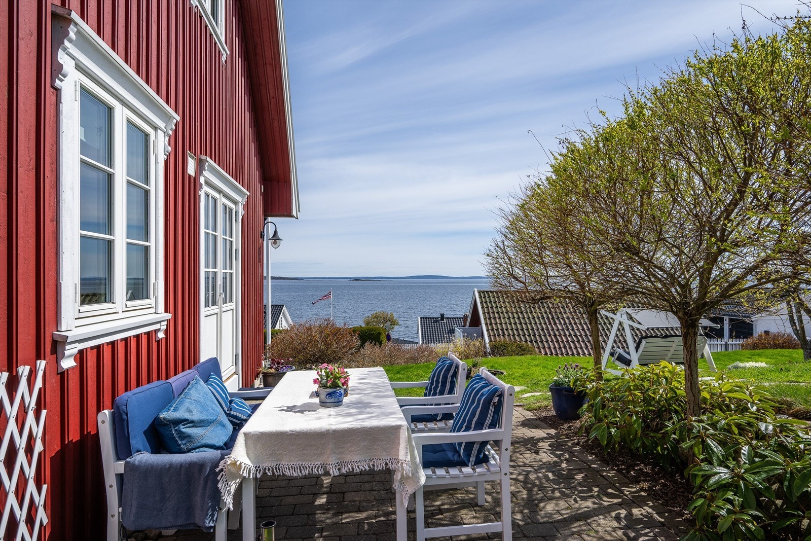 Hagen har flere usjenerte uteplasser med gode solforhold. Galleribilde