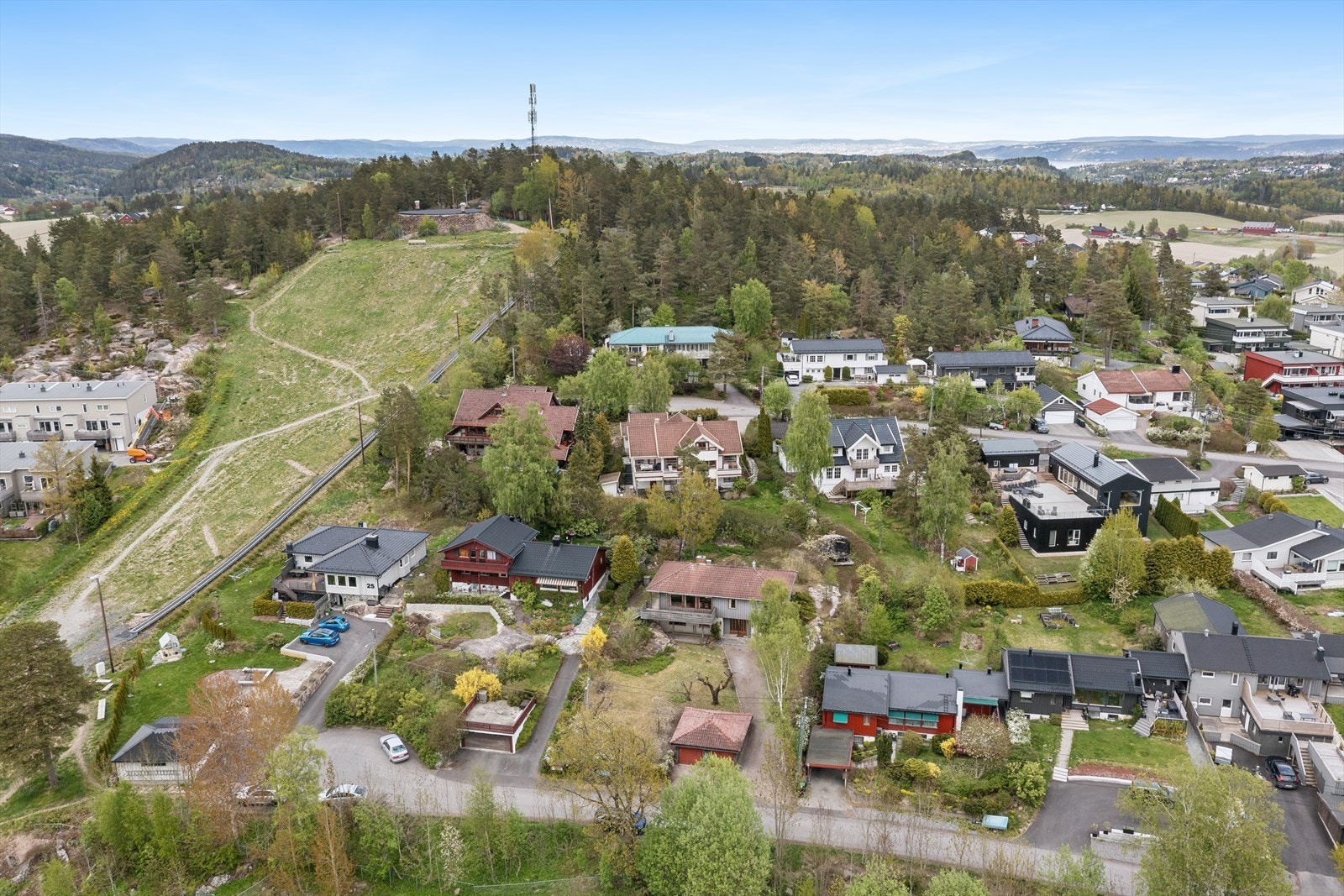 Gleinåsen snøpark med slalombakke ligger rett utenfor døren. Galleribilde