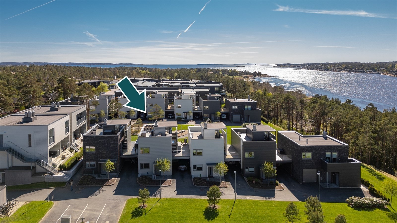 Partner/megler Fabian Robertino i DNB Eiendom (92117474) ønsker deg velkommen til vakre Kråkerøy og Måkekollen 70! Galleribilde