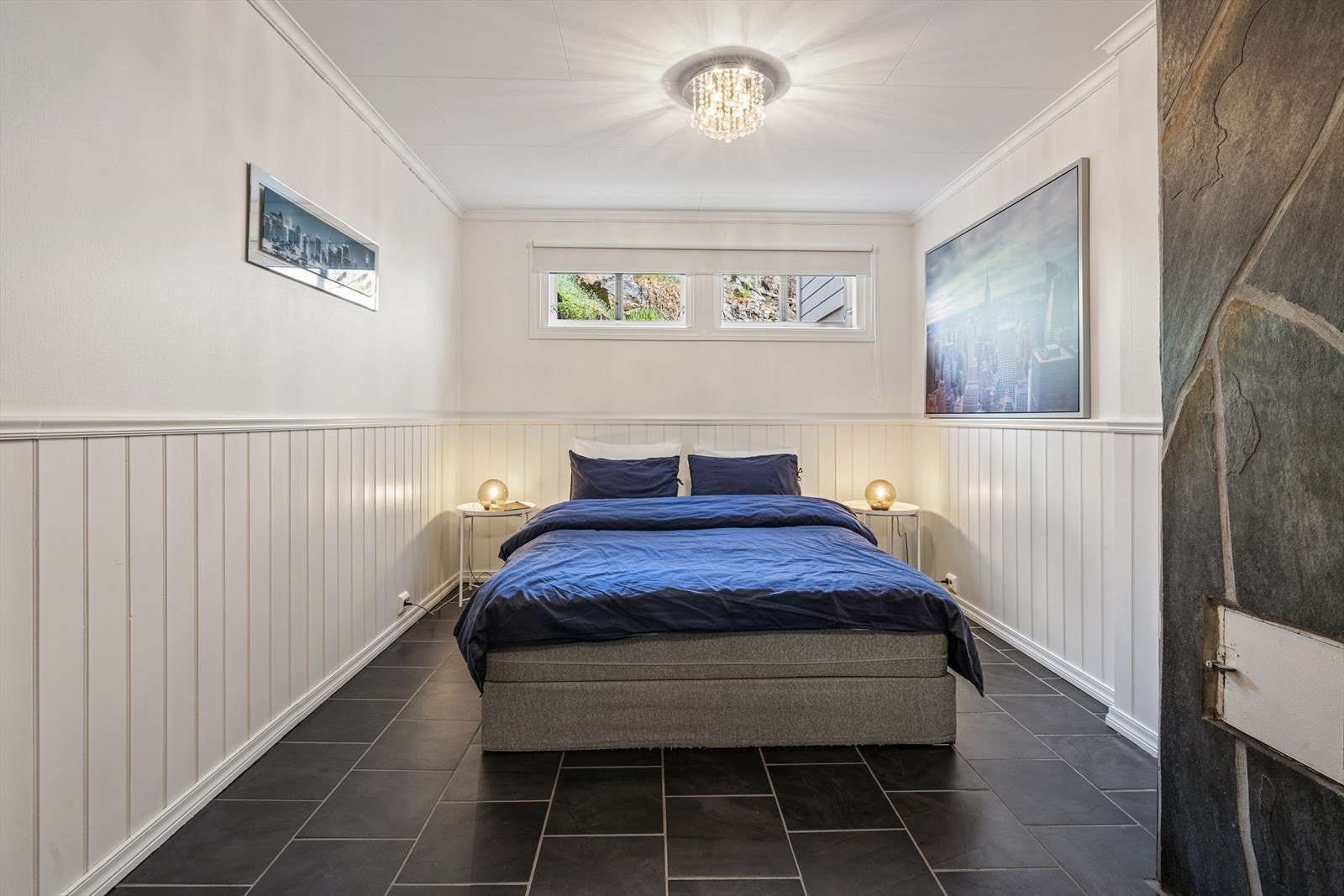 Rommet er godkjent som disponibelt rom, og ikke godkjent for varig opphold. Galleribilde