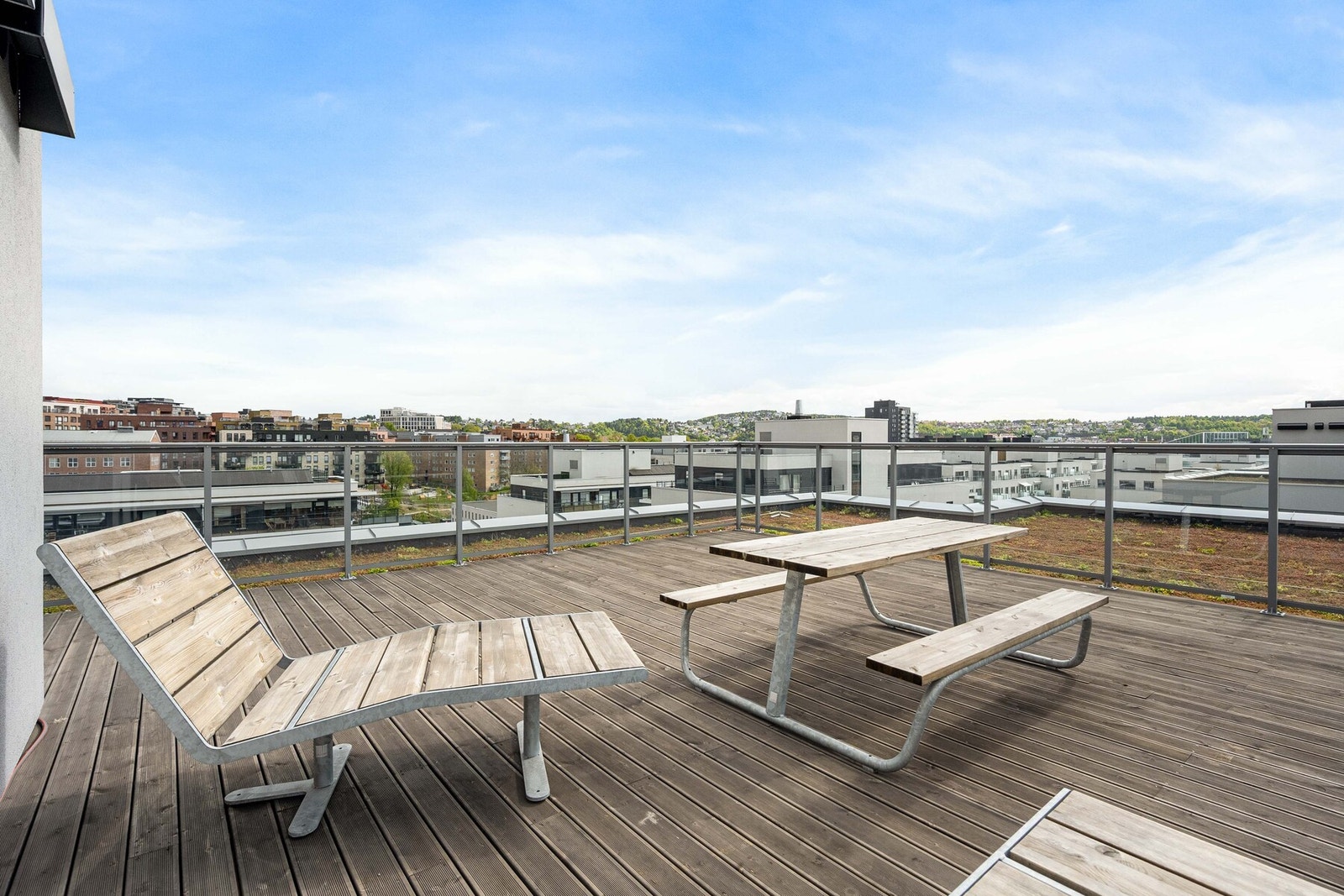 Takterrassen er lett tilgjengelig via heisen. Galleribilde