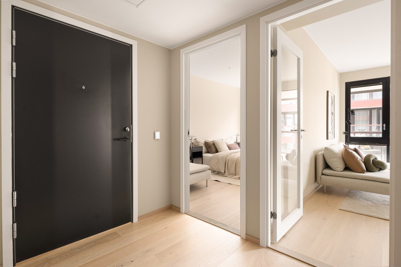 Velkommen inn i entréen i hoveddelen. Galleribilde