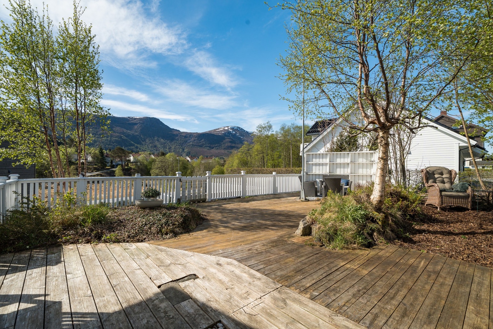 Uteområdet kan vi trygt kalle for enormt, hvor terrassen og balkongen er på ca. 70 kvadratmeter. Galleribilde