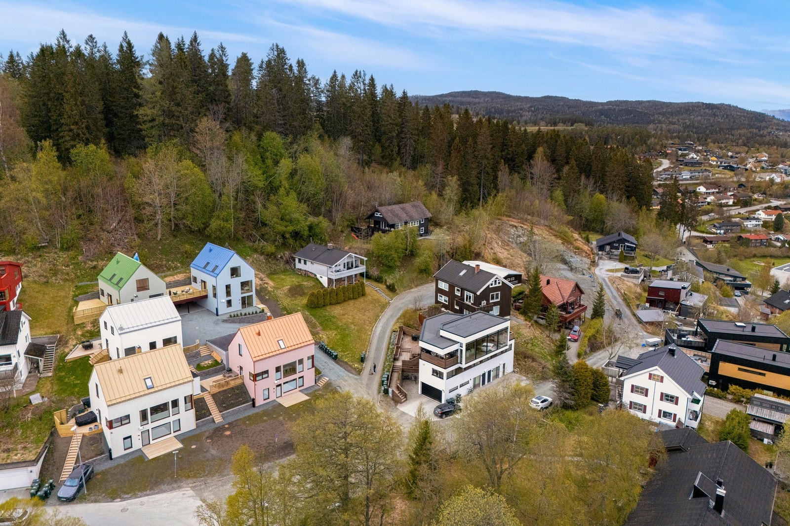 Et flott prosjekt på toppen av Storhaugen med Bymarka like bak. Ca. 8 - 10 min fra sentrum. Galleribilde