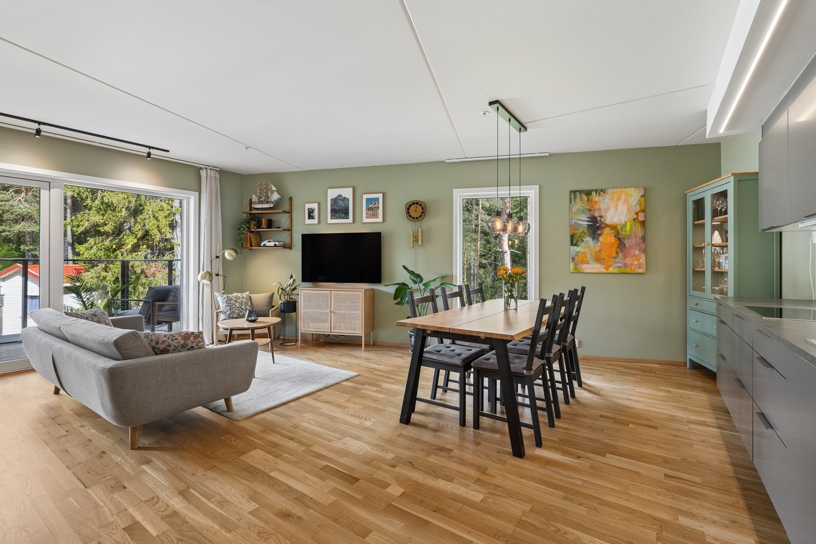 Stuen har plass til flere møbleringsmuligheter for å skape den stuen du selv ønsker. Galleribilde