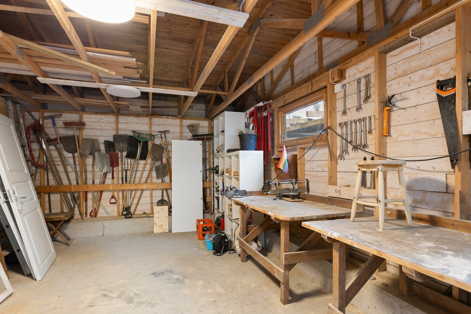 Borettslaget har fellesvaskeri med tørketrommel, tørkerom samt loft og felles bodarealer som kan disponeres av beboerne Galleribilde