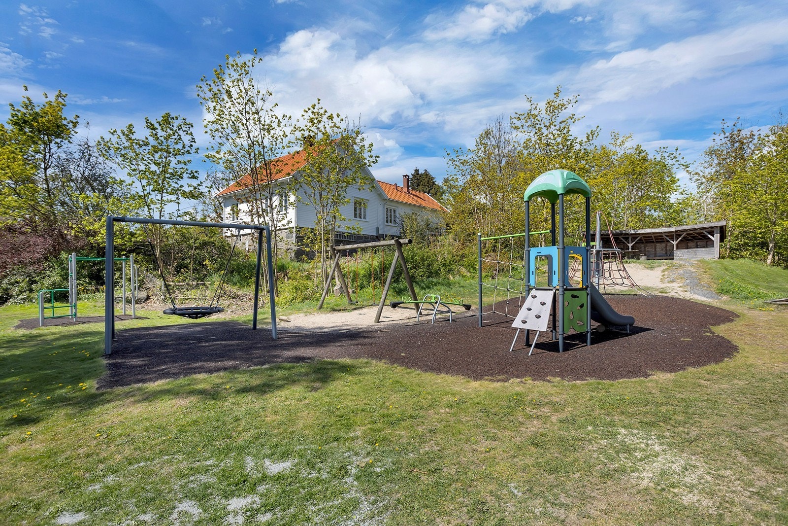 Lekeplass like utenfor Galleribilde