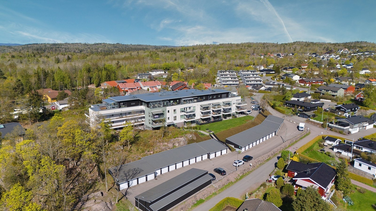 Holtandalen kan by på det meste; gode solforhold med nærhet til fine turområder både sommer og vinter, med tilgang til lysløpe. Hortensmarka ligger også rett utenfor med mange fine turmuligheter. Galleribilde