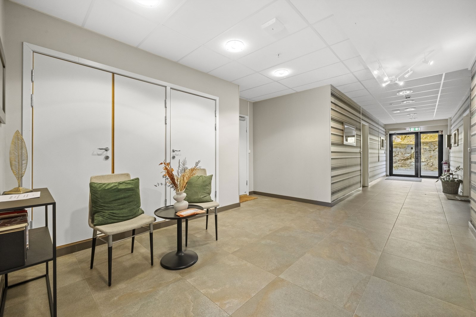 Felles inngangsparti i bygget som gir et godt førsteinntrykk. Galleribilde
