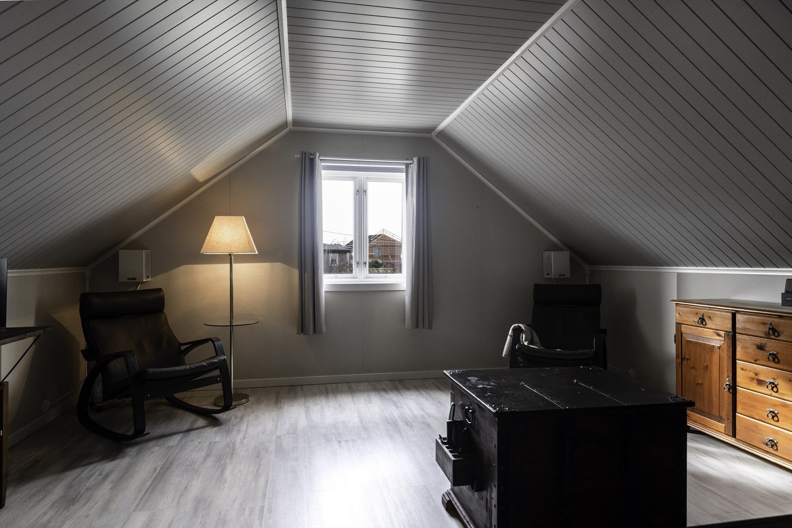 Dette rommet er godkjent som soverom, men brukes idag som loftstue Galleribilde