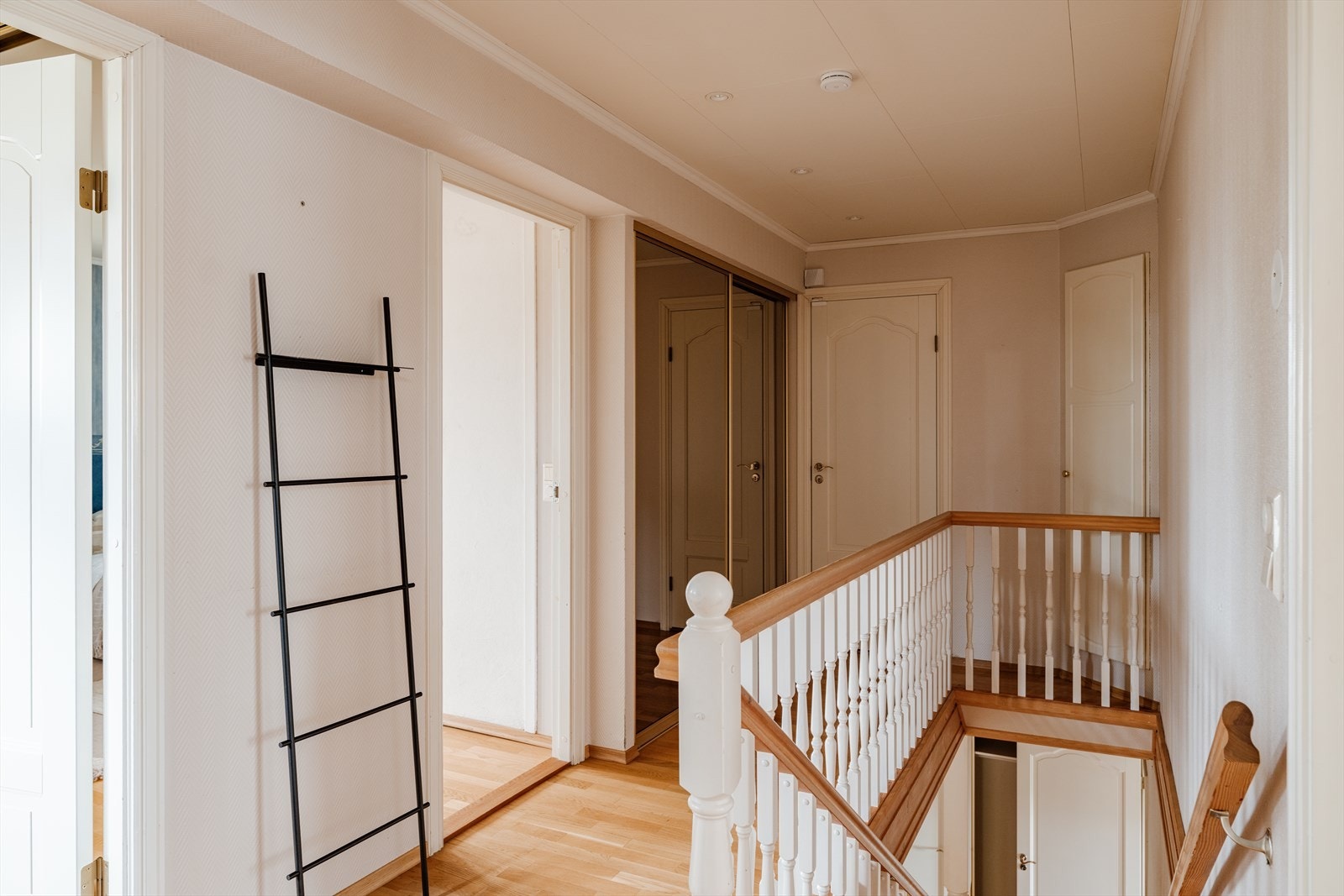 Fra 2. etasje er det tilgang til egen hybeldel. Galleribilde