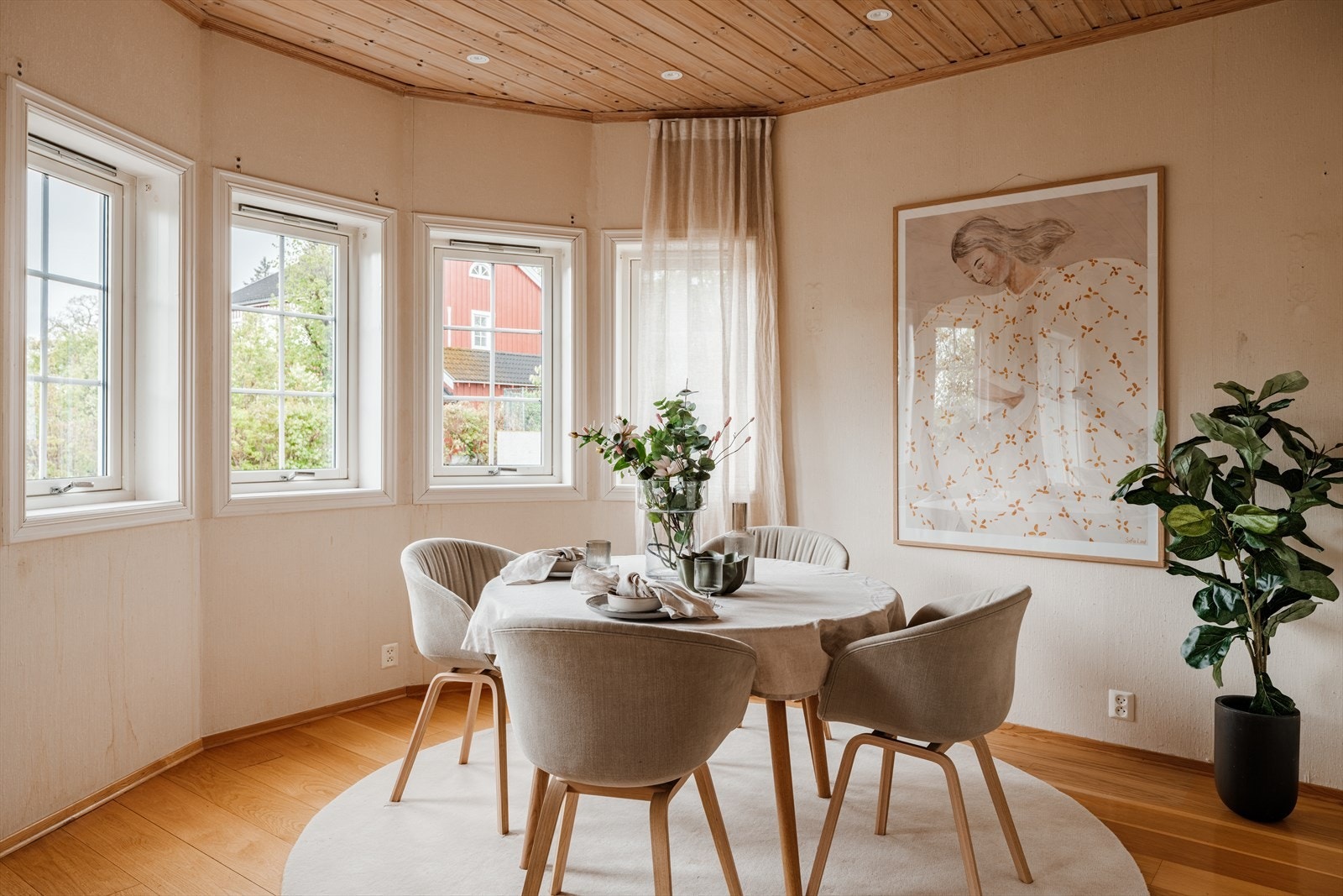 Spiseplassen er et naturlig samlingssted både i hverdagen og ved festligere anledninger. Galleribilde
