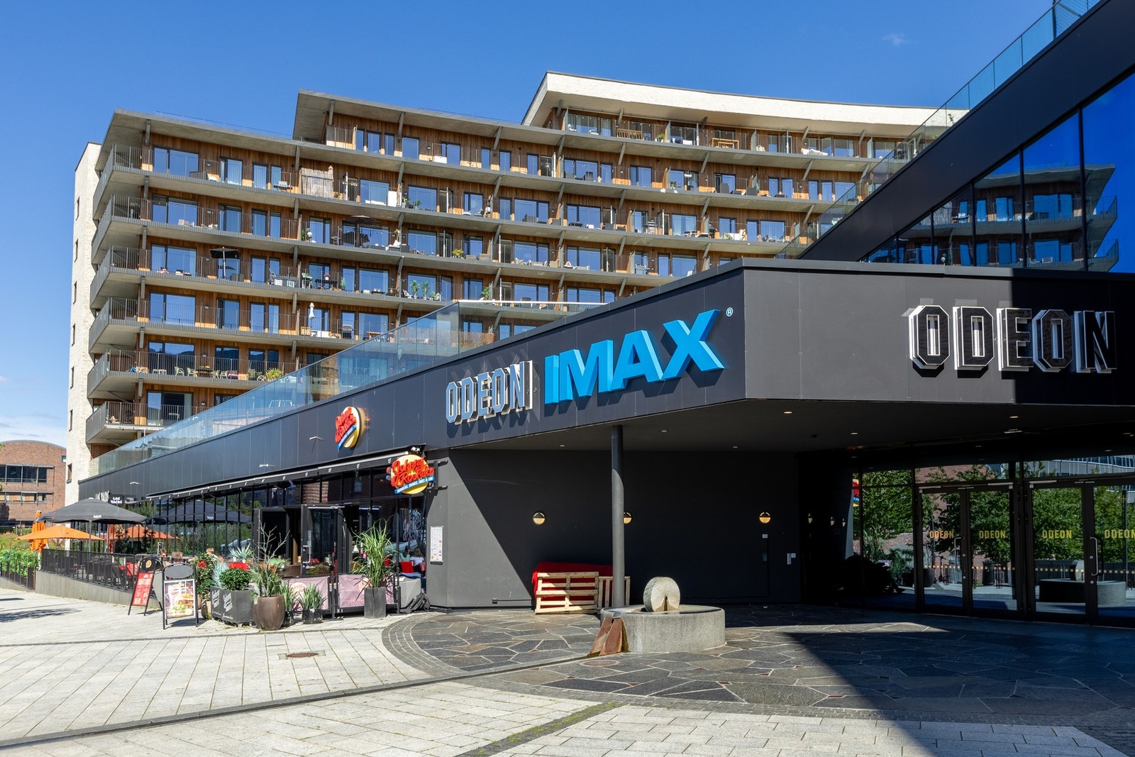 Nydalen kan blant annet by på spisesteder og Odeon IMAX kino. Galleribilde