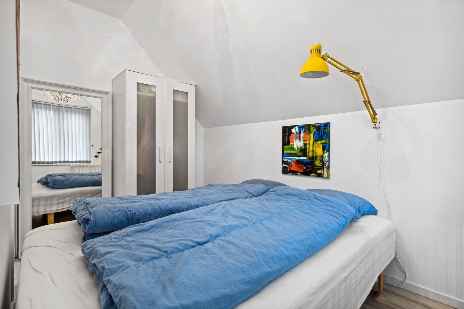 Soverom med plass til dobbeltseng. Galleribilde