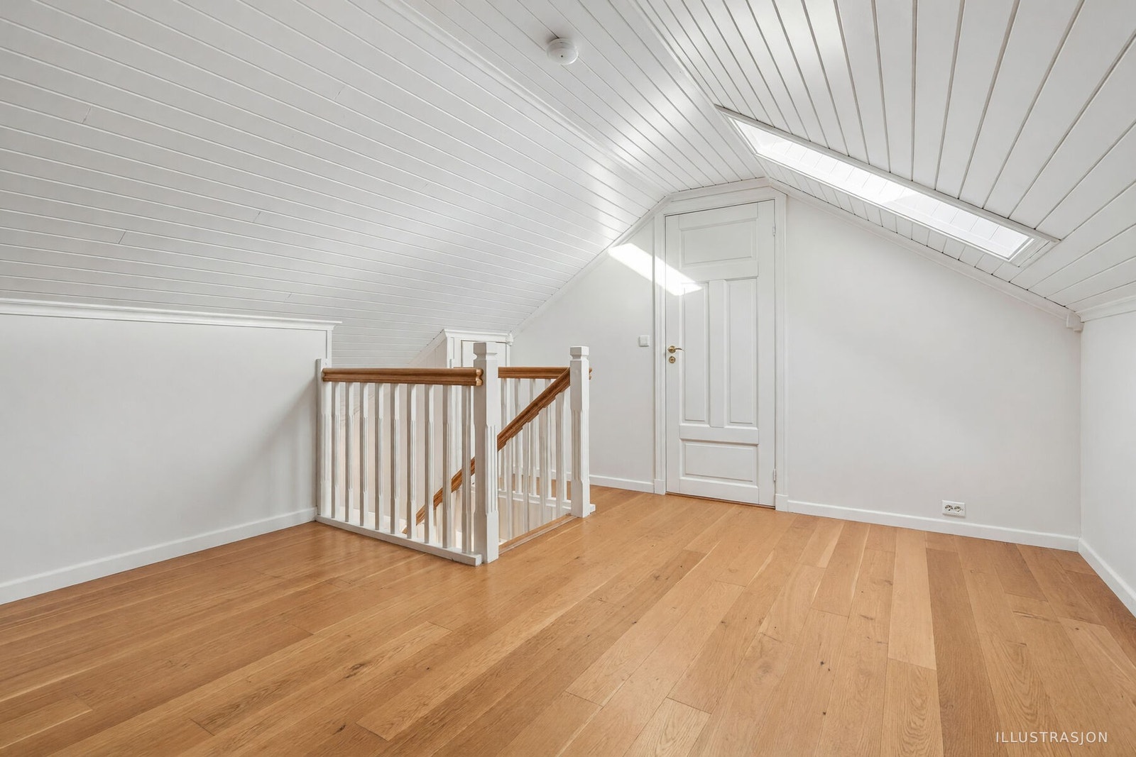 I mellom soverommene har du en romslig loftsgang som kan innredes etter behov. Galleribilde