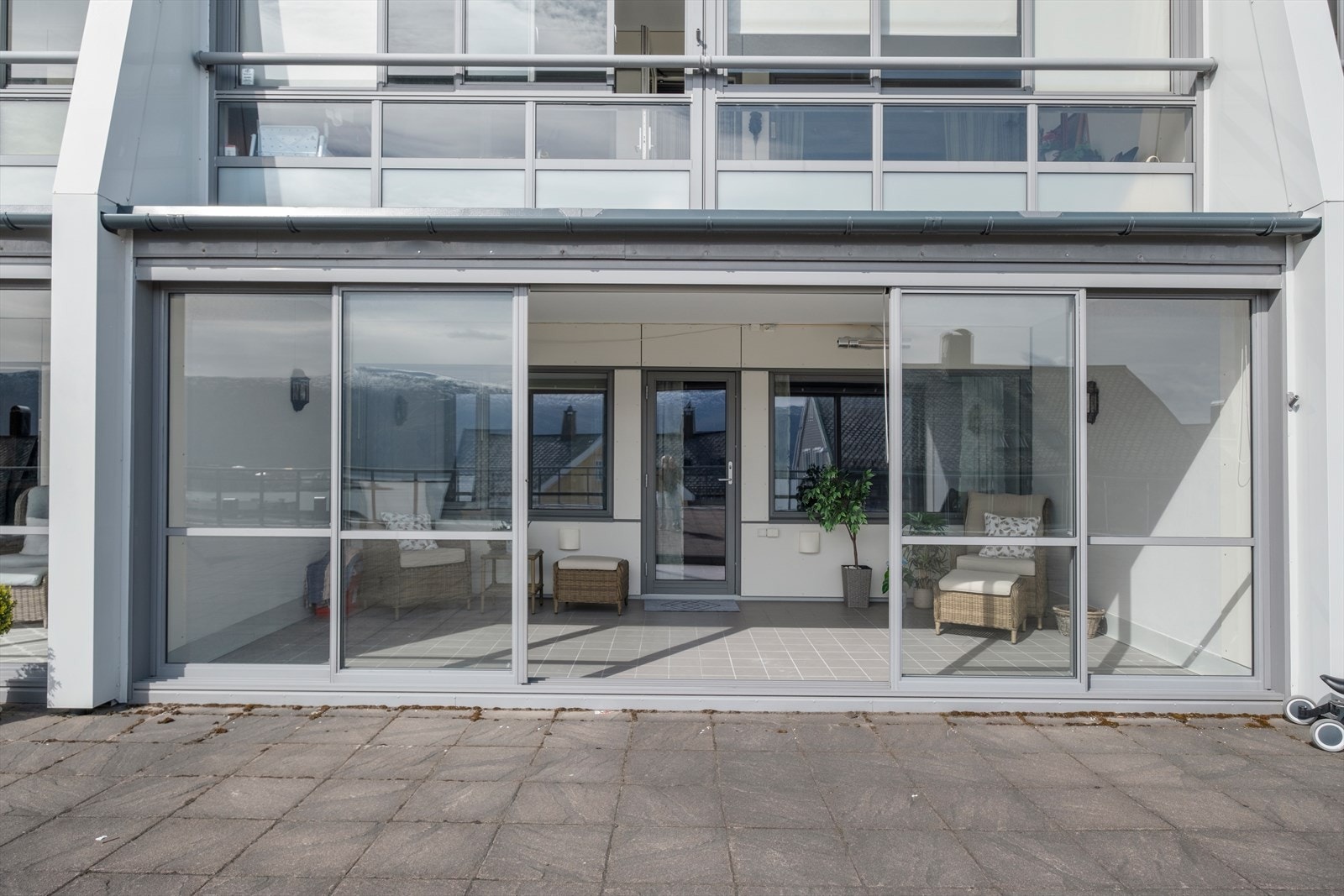 Innglasset balkong Galleribilde