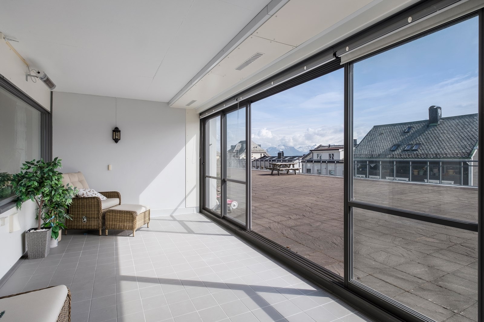 Innglasset balkong Galleribilde