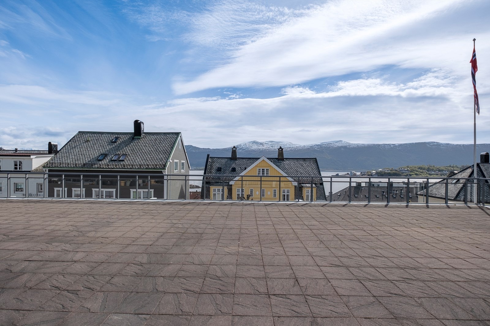 Felles terrasse Galleribilde