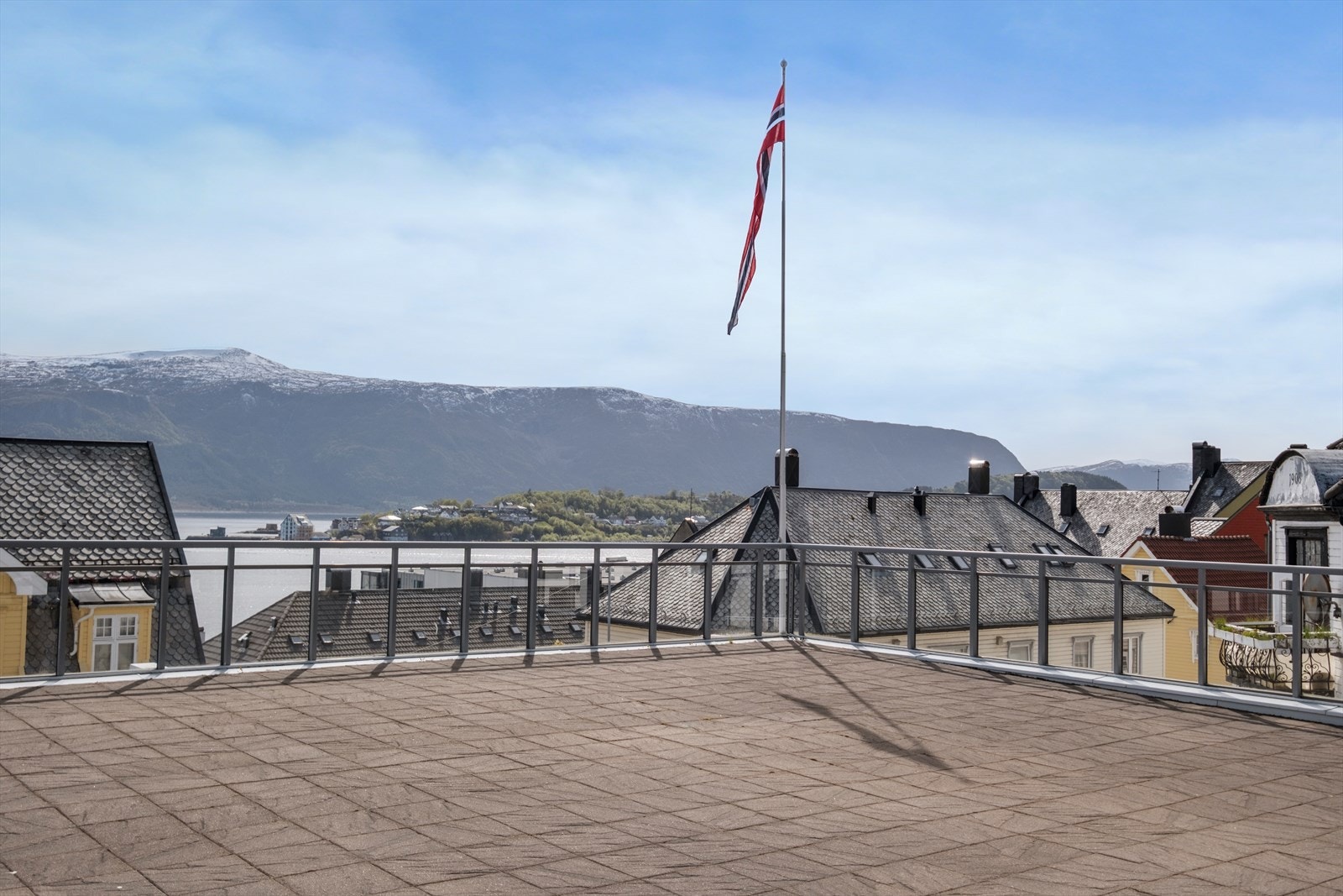 Felles terrasse Galleribilde