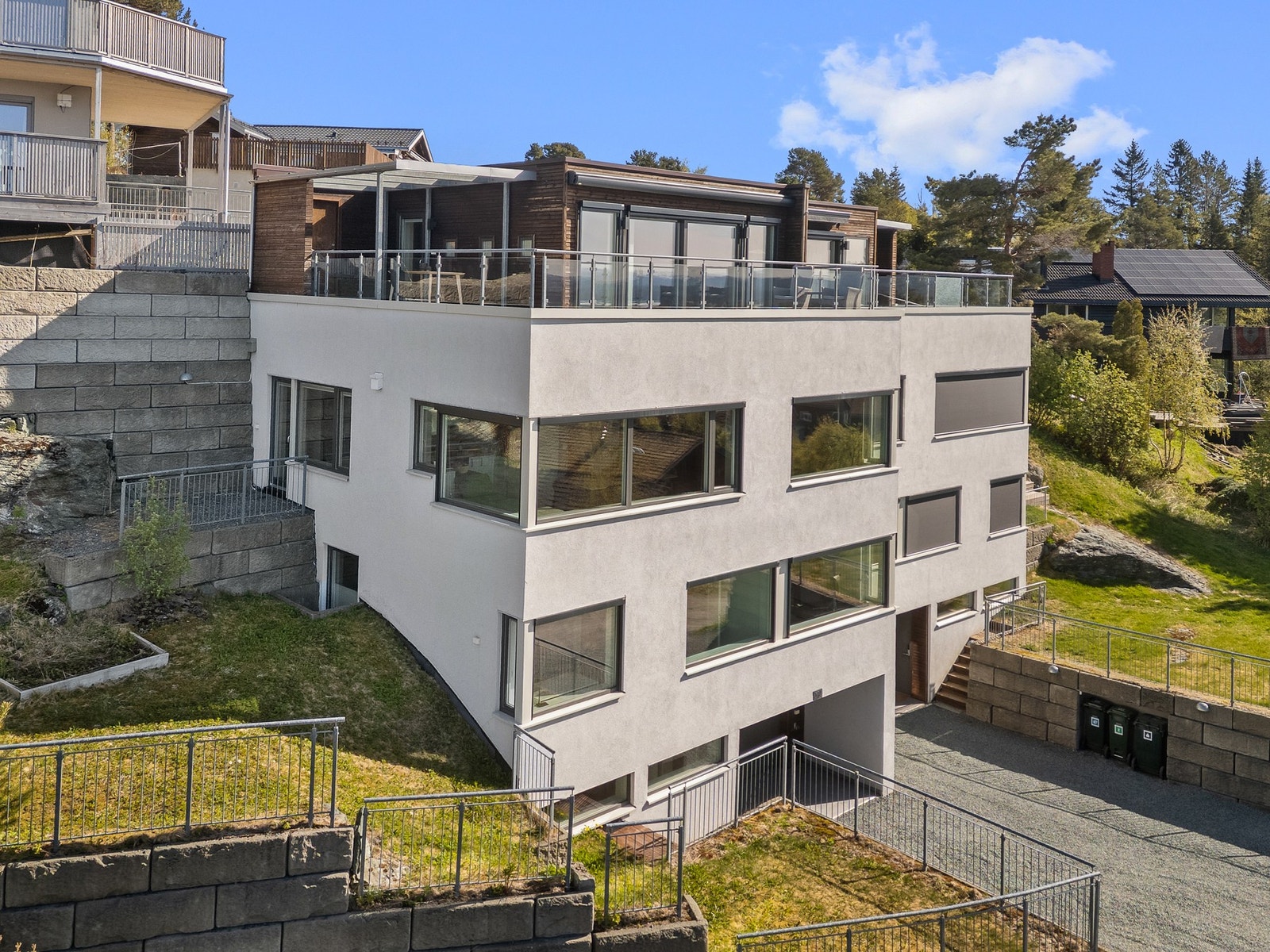 Moderne og fin murfasade fra 2013. Galleribilde
