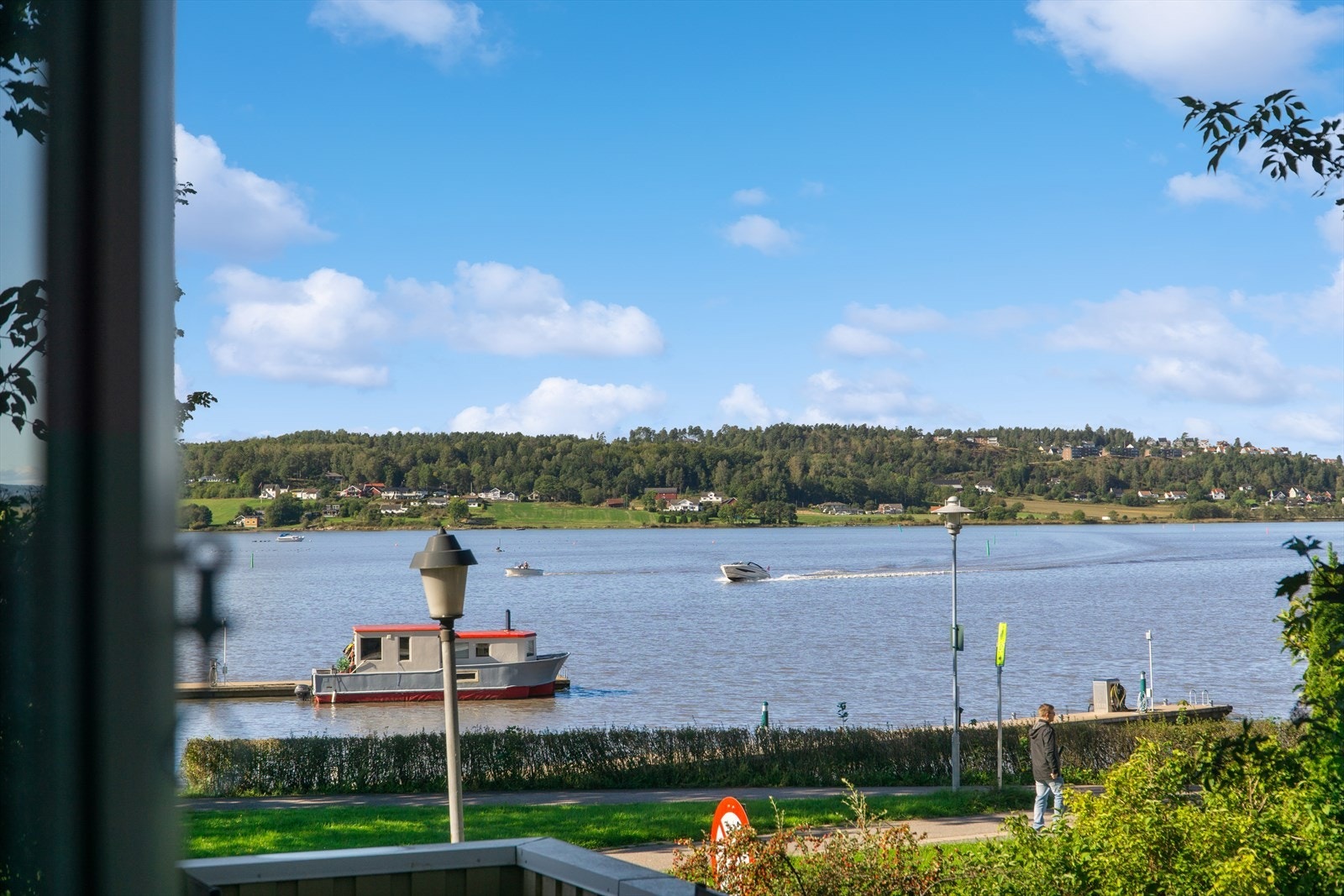 Tønsberg stasjon ligger kun 9 minutter unna, med gode pendlermuligheter. Galleribilde