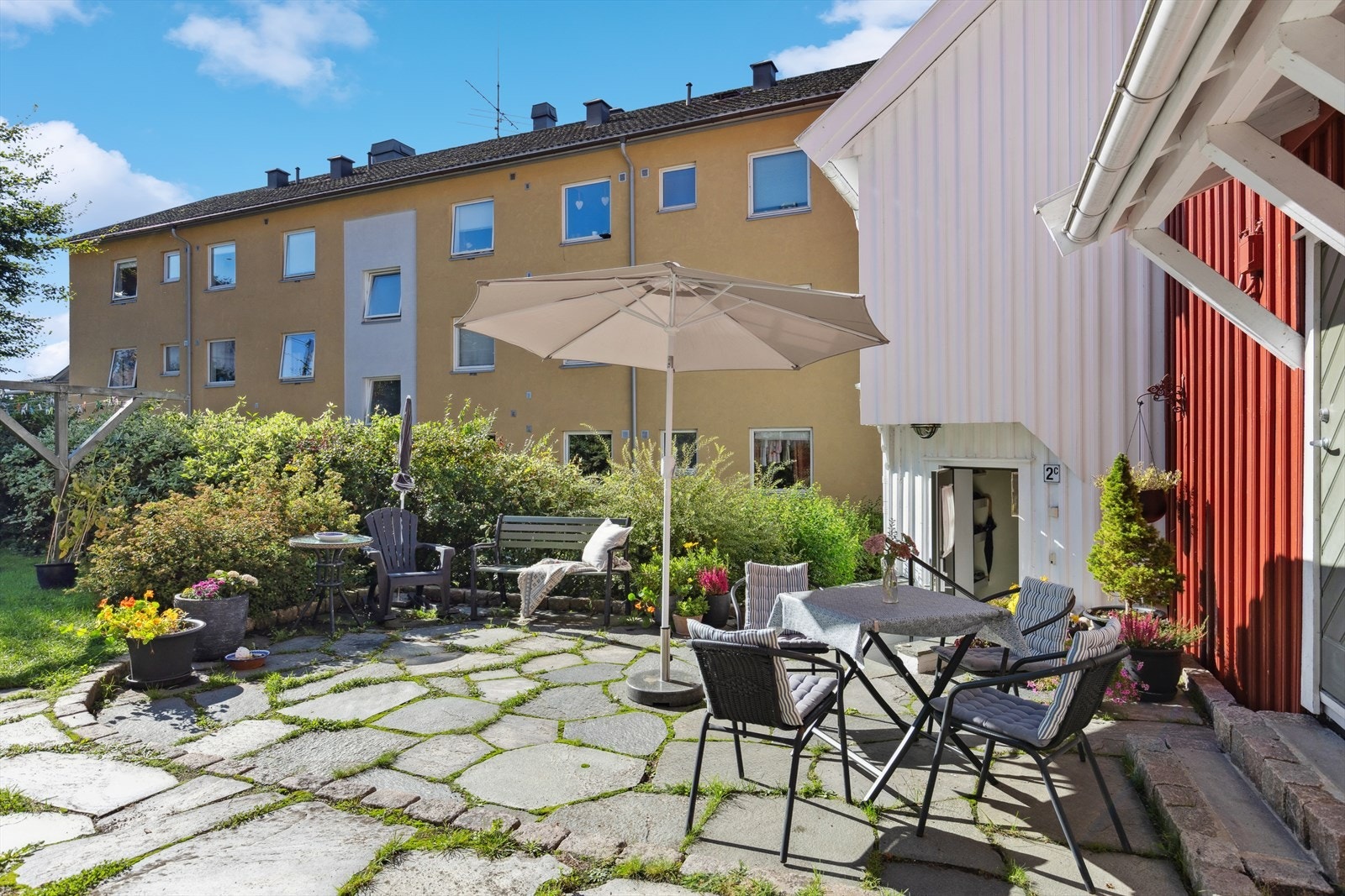 Eiendommen er en del av Sameiet Nordbyen 2, som består av 6 boligseksjoner. Galleribilde