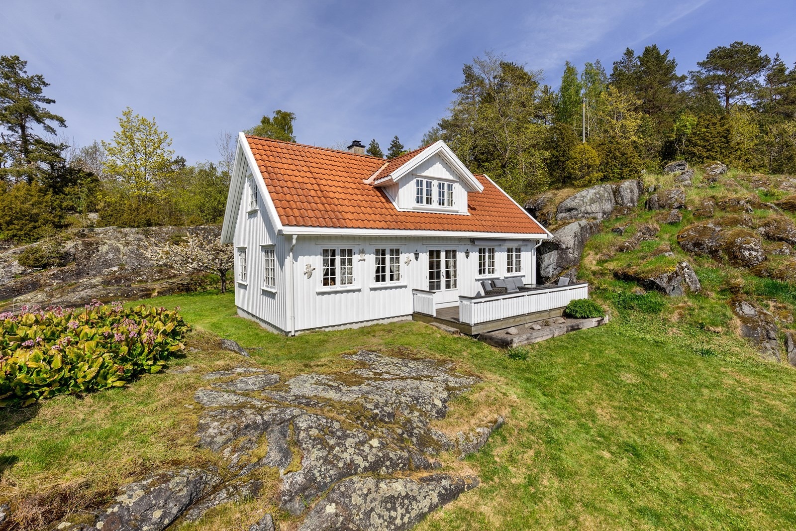 Hytta går over 2 plan og har alle funksjoner. Galleribilde