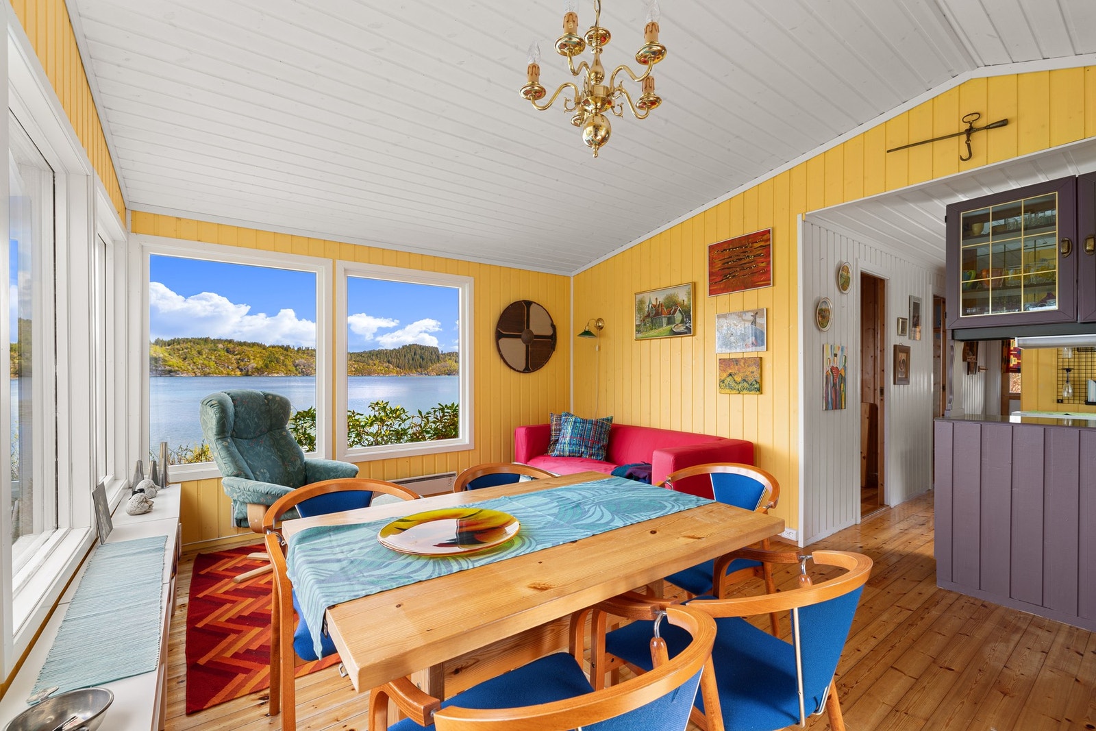 Hytten byr på en lun og hyggelig atmosfære. Galleribilde
