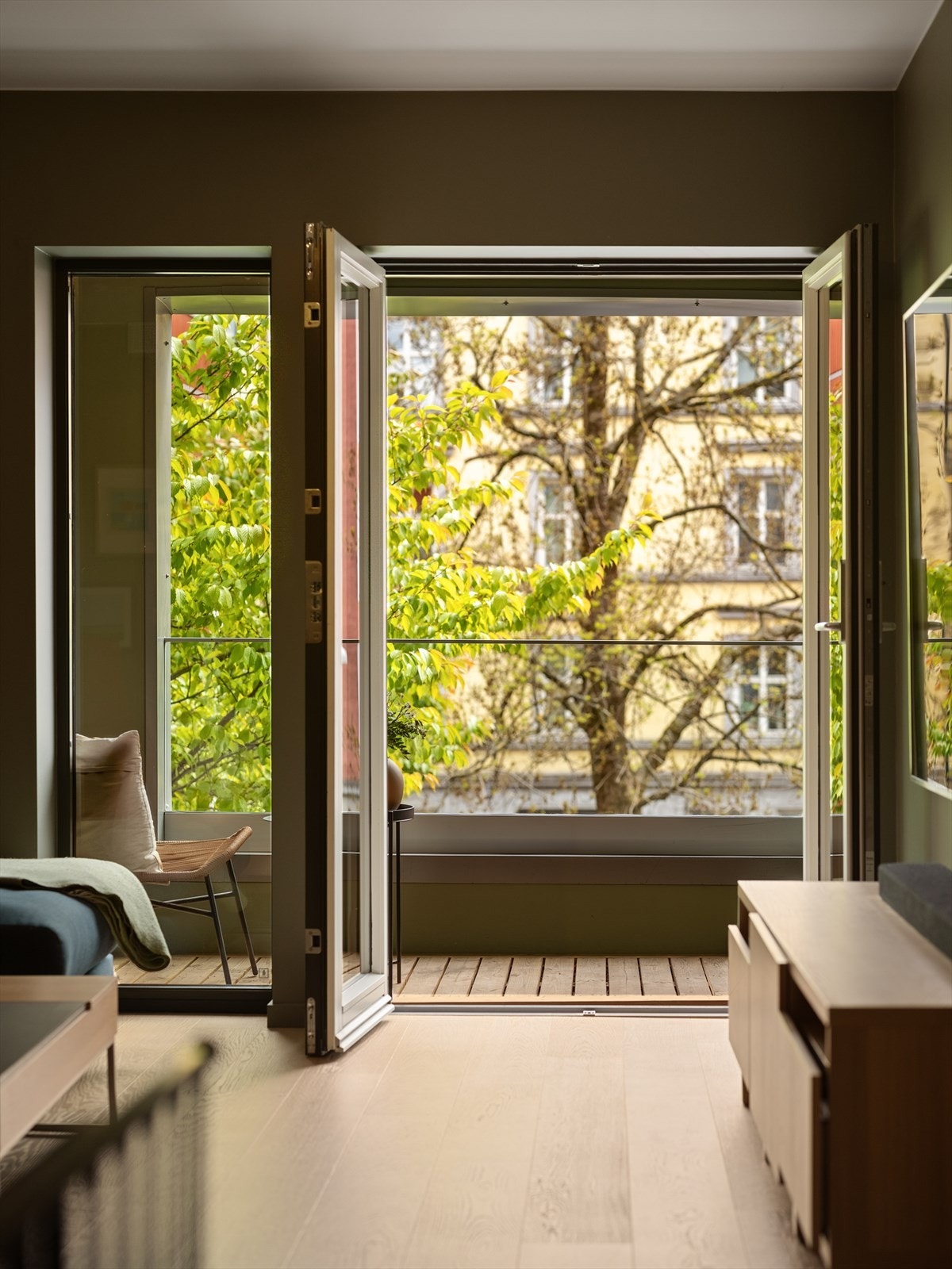 Fra stuen er det direkte utgang til en unik balkong på 4 m². Galleribilde